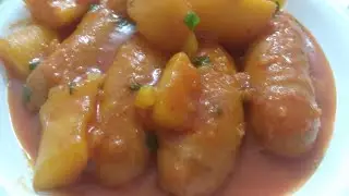 LINGUIÇA AO MOLHO COM MANDIOCA