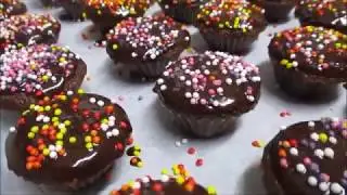 עוגת מאפ'ינס שוקולד וסוכריות טעים ומהיר מתכונים עם ילדים בקלי קלות