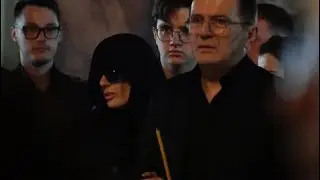 ДУШЕРАЗДИРАЮЩИЕ КАДРЫ! Незрячая Диана Гурцкая Рыдает Над Гробом Мертвого Мужа Пётр Кучеренко