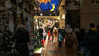 Новогодняя атмосфера в ГУМе. ГУМ Москва. Новый год 2022
