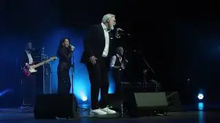 В. Меладзе - "КРАСИВО" . Поёт вместе с залом!