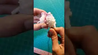 How to make pom poms