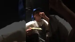 Oliver Tree sings