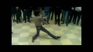 все в шоке как девочка танцует Лезгинку