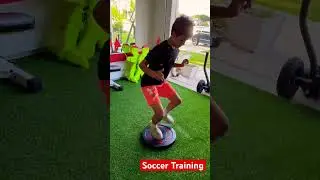 Working Quick Feet & Conditioning 🔥⚽️ #conditioning #hiit #soccertraining #garagegym #homeworkout
