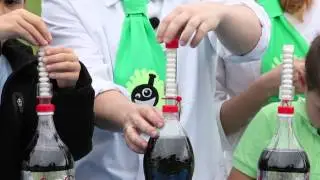 Ментос с колой. Большой фонтан из газировки!