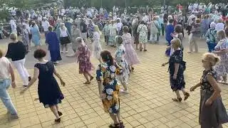 Танцы в парке по воскресеньям. Солигорск танцующий.