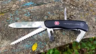 Victorinox Forester - один в лесу