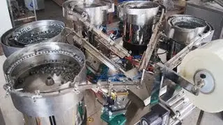 Stainless steel automatic screw packing machinery with five vibrating plates 5頭螺絲包裝機