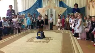 Маленькие звезды на празднике выпускников