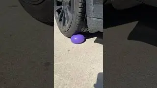 Experiment: Tesla vs Water Balloon