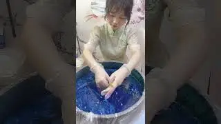 Making Chinese hand-painted fans, half natural, half artificial. #painting #art #diy
