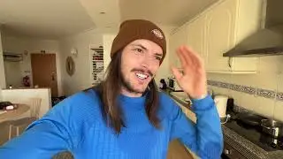 ВЫБРАСЫВАЮ СВОИ ВЕЩИ, ЗАБИРАЙТЕ! НАВЕРНОЕ У МЕНЯ КОРОНА?