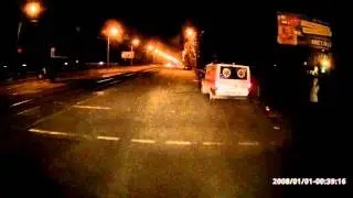 Пешеход бросается под колеса. Чуть не сбил человека