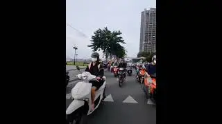 waouh il y a du monde aujourd'hui au Vietnam sur cette route#photography #love #viralvideo #cute