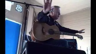 Tommy Emmanuel Talks About Reverb
