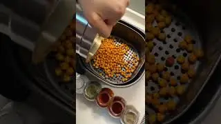 Haşlanmış nohut zeytinyağı baharat 🌸180 derece 15-20 dk 🌸.    #kumtel #airfryer #pratiktarifler