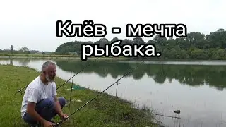Мощный клёв. Рыба тянуло меня в воду.