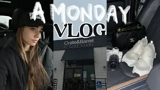 A VERY MONDAY VLOG | PWDRS taste test, getting a new desk + hurting my knee...