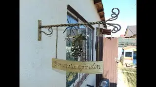 How to make a sign for a wine shop