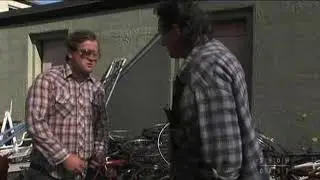 the classy way ray offers bub a beer... lmao!!!!