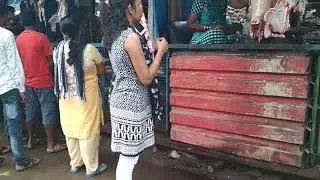 Aunty Mutton seller shop | Women meat seller In India || women cutting meat