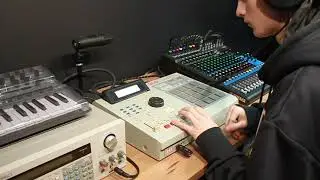 Jazzy Beat Making on the S950, MPC2000XL & Guitar Jam!