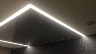 Натяжной потолок со световыми линиями