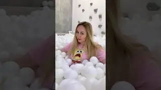 КАК Я ЗНАКОМИЛАСЬ В 5 лет ВО ДВОРЕ 😅✌️🫣 #funnysongs #humor #жиза #comedymusic #comedy #fakemusic