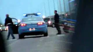 Non impennare davanti alla polizia!