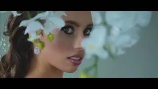 On Cloud Nine •  A WedLuxe Glitterati Style Shoot