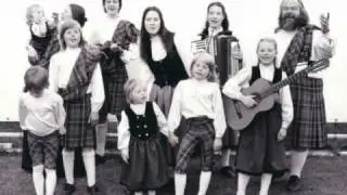 The Kelly Family Collage 1975