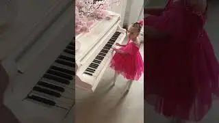 Мини пианистка😂😎👍🎹 #polinasimple #shortvideo #shorts #ytshorts #youtubeshorts #простополина