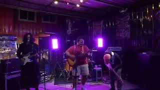 Orange Small Fish(ส้มปลาน้อย) Live in Rocktopia