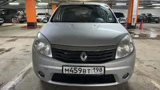 Renault Sandero 1.6 автомат 2013 год