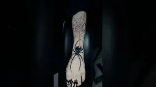 ya kiero otro💉💉💉 #tatuaje #blackwork #araña