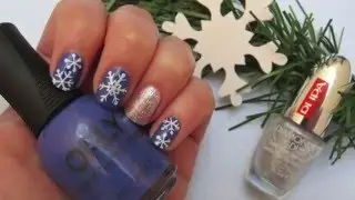 Christmas Snowflakes Nail Art