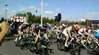 Wohow, het peleton komt voorbij!!!