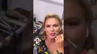 Пользователей Сети возмутили сторис Анны Семенович, назвала стилистов «специально обученными рабами»