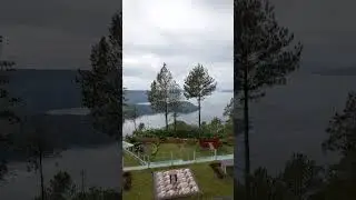 Menikmati  indah nya dengan pemandangan Danau Toba dari  Taman Simalem Resort Merek...
