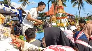 Ribuan Warga Cengkawarejo Antusias Ikuti Karnaval Pembagunan dan Rebutan Gunungan