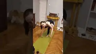 Паривритта урдхва йога дандасана