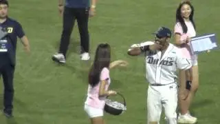 20140821 연정느님 테임즈 턱수염 세레모니
