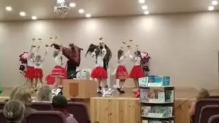 Танец под песню " Чорнобривцы"
