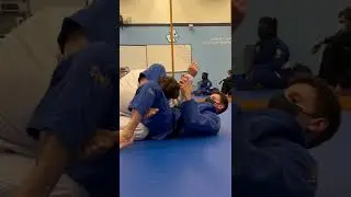 sankaku jime (triangle choke) to juji gatame (arm bar)