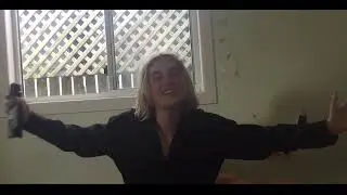 Bathroom Hunters (S1E4) Piss on the floor