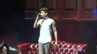 One Direction- Harry & Zayn change lyrics to 