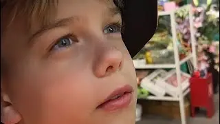 Граф Уваров выбирает цветы для Брусники @Brusniika_official