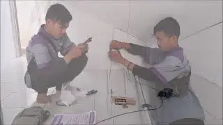 Proses Pemasangan Wifi Mulai dari Tarik Kabel Sambung Optik Hingga Internet Aktif