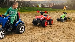 Тёма спасает  ЗАСТРЯВШИЕ машинки